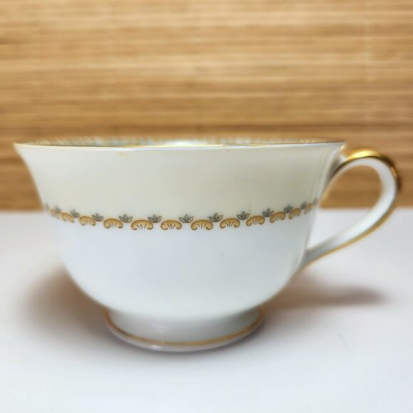 Noritake Blue Dawn Teacup Vintage Porcelain 1947-52 Gold Lustre Rims & Handles - Picture 11 of 13